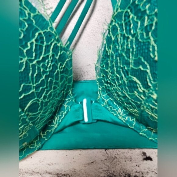 Victoria's Secret Teal Padded Lace Clasp in Front Underwire Bra Size 36D - Picture 3 of 9